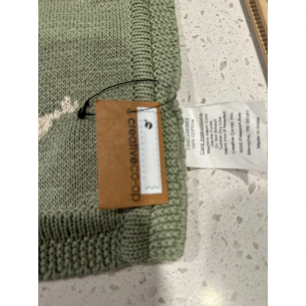 Creative Co-Op Giraffe Cotton Knit Burp Cloth Sage Green DF0773A NWT